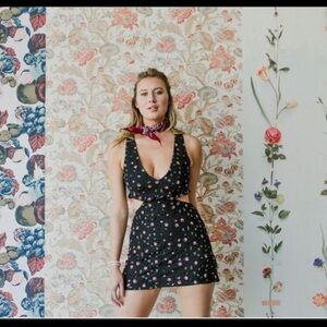 Honey Punch Black Lace short dress Size Small New